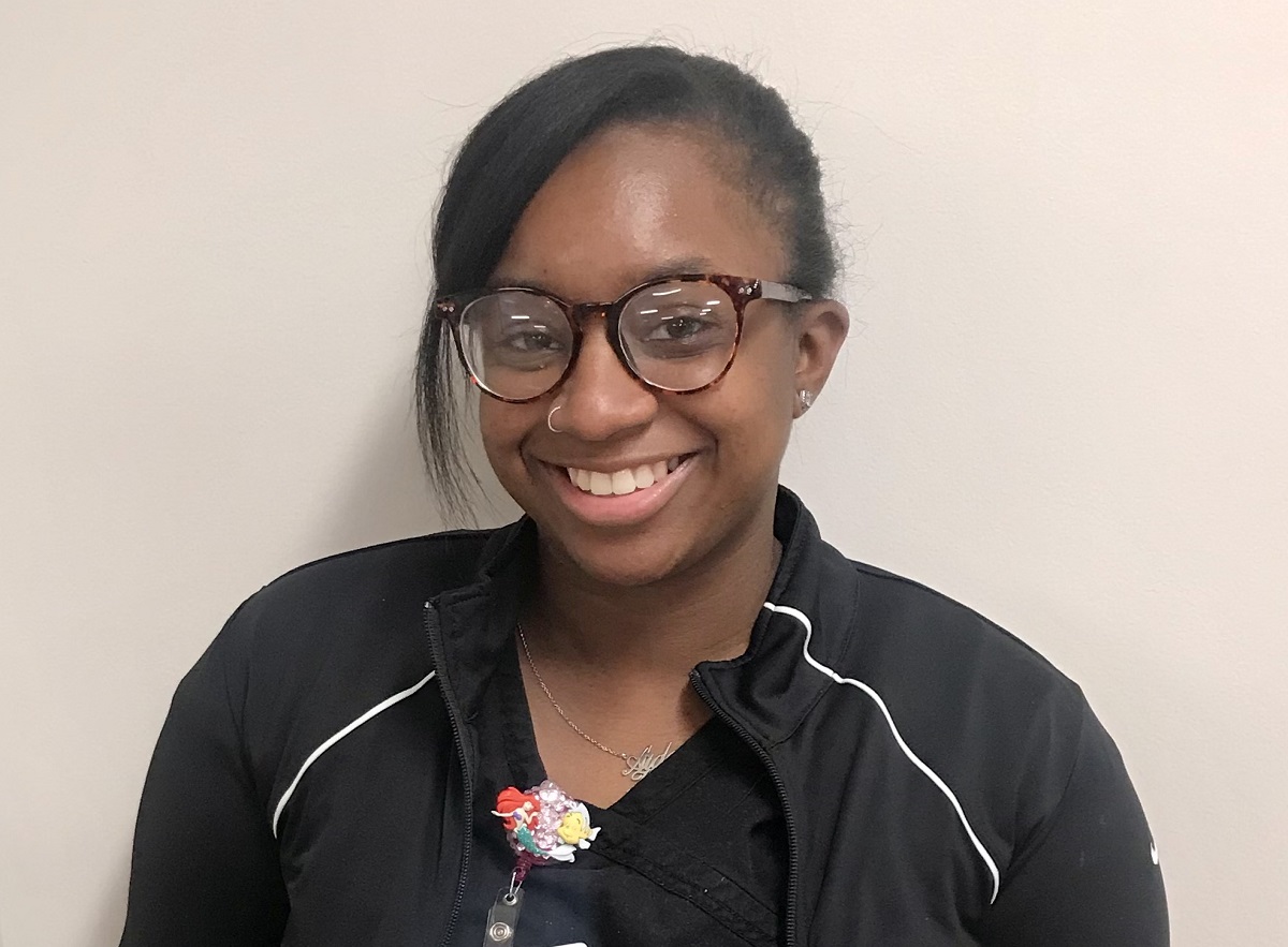 A photo of Ariele Holmes.