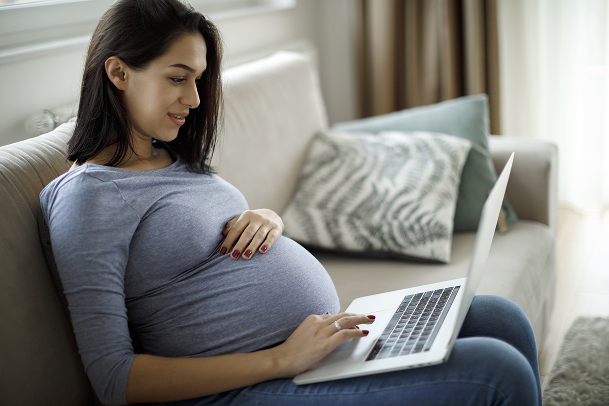 Revista Medicina y Salud Pública - #MSPReumatología  La fascitis plantar  puede afectar a cualquiera; aquellas que tienen sobrepeso, las mujeres  embarazadas, cuyos trabajos implican estar mucho tiempo de pie y quienes