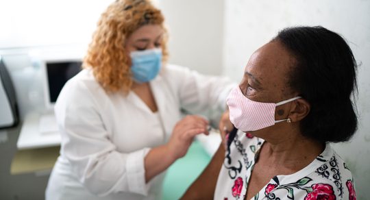 College of Medicine fellow finds Black, Hispanic severe allergy patients are less likely to receive allergy shots