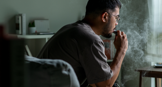 Nicotine e-cigarettes reduce harmful chemical exposure, help smokers quit